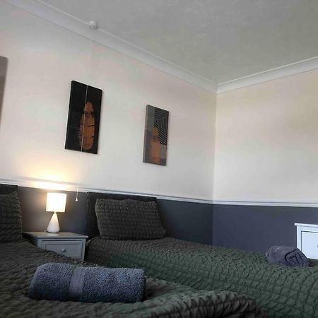 29 Comfort House 2 Bedroom Townhouse With Parking Scunthorpe Exterior photo