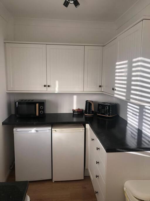 29 Comfort House 2 Bedroom Townhouse With Parking Scunthorpe Exterior photo